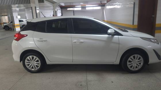 TOYOTA YARIS 1.3 16V FLEX XL LIVE MULTIDRIVE TOYOTA YARIS 1.3 16V FLEX XL LIVE MULTIDRIVE